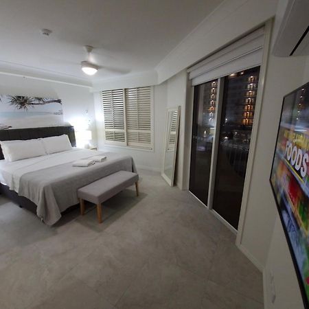 Apr Private Suites Moroccan By The Beach Guldkusten Exteriör bild